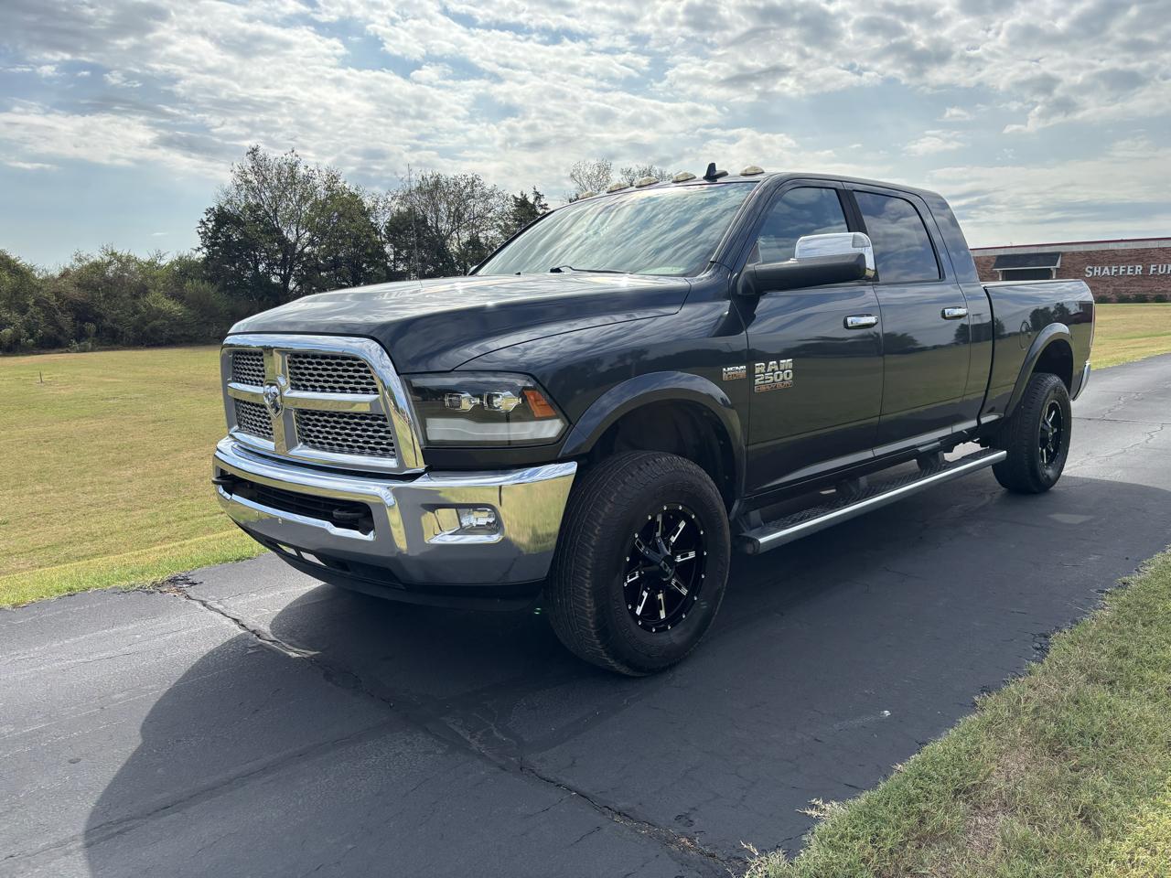 RAM 2500 4WD Mega Cab 160.5" Laramie 2015