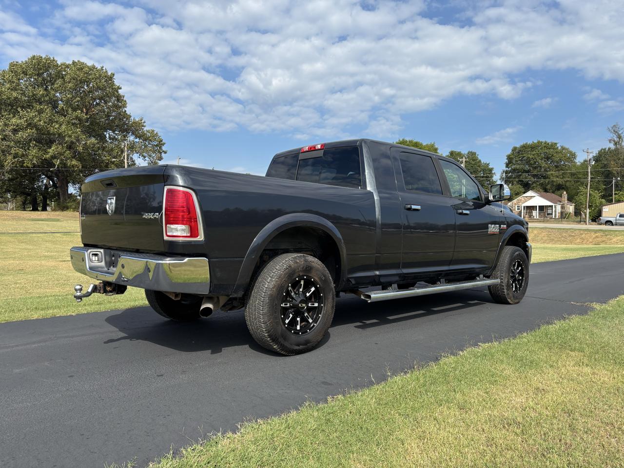 RAM 2500 4WD Mega Cab 160.5" Laramie 2015