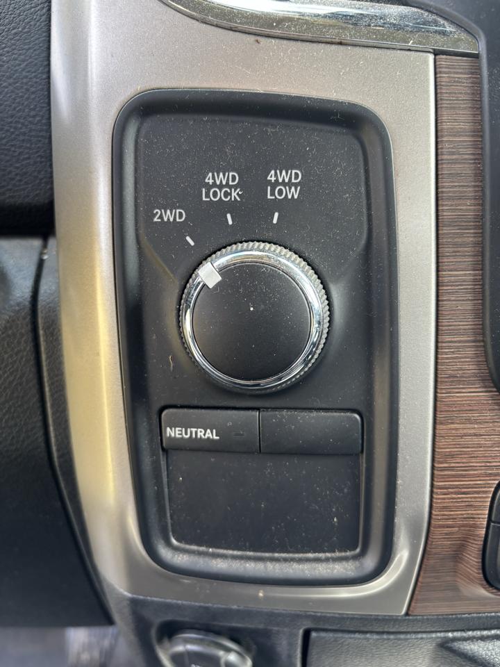 RAM 2500 4WD Mega Cab 160.5" Laramie 2015