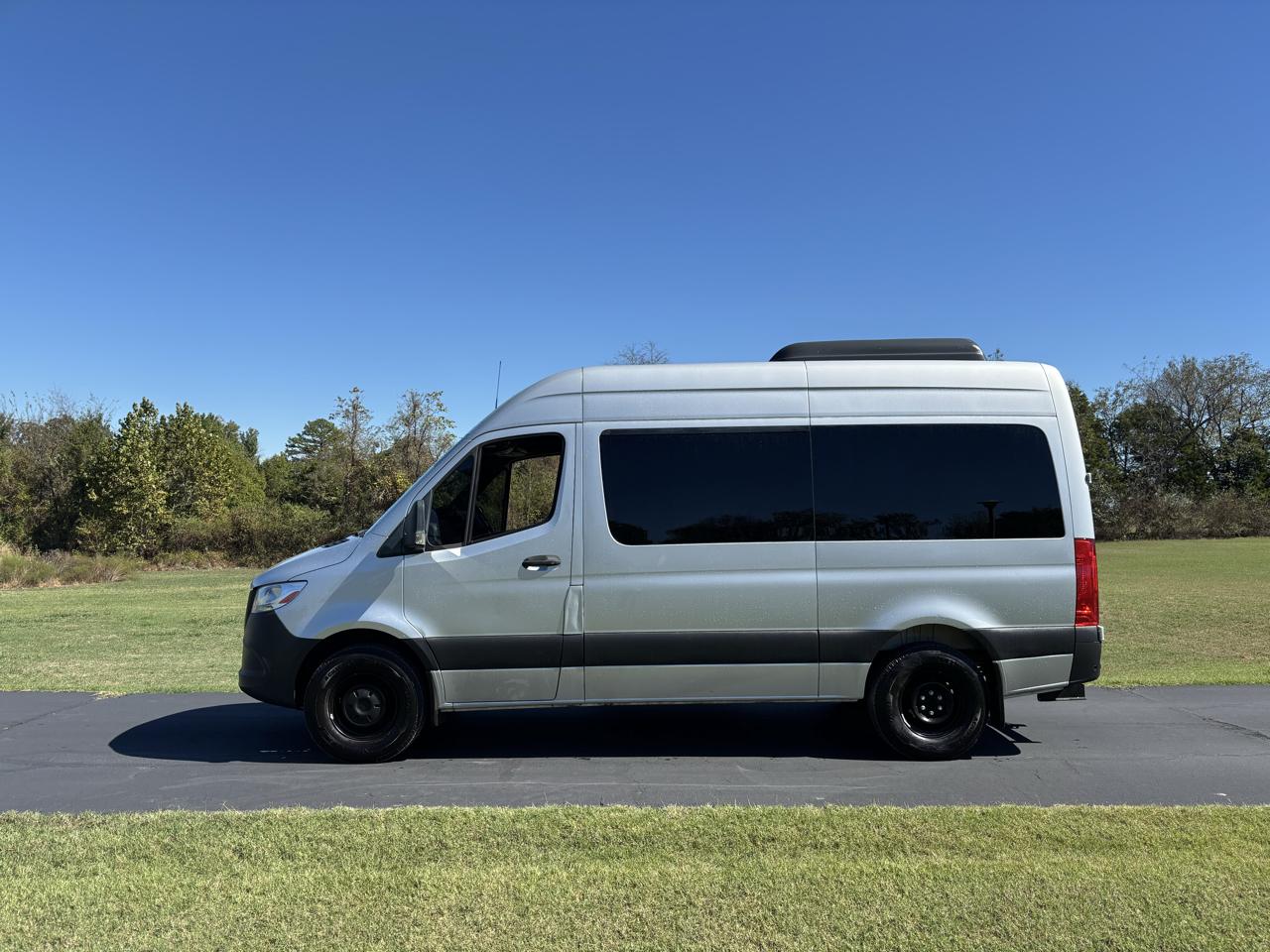 Mercedes-Benz Sprinter Passenger Van 2500 High Roof V6 144" RWD 2019