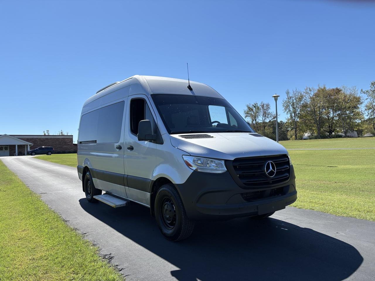 Mercedes-Benz Sprinter Passenger Van 2500 High Roof V6 144" RWD 2019