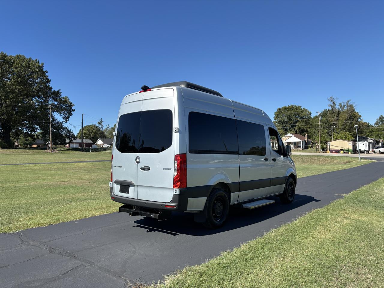 Mercedes-Benz Sprinter Passenger Van 2500 High Roof V6 144" RWD 2019