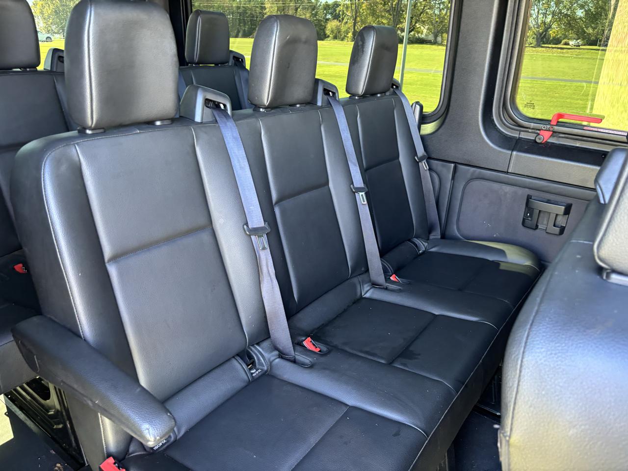 Mercedes-Benz Sprinter Passenger Van 2500 High Roof V6 144" RWD 2019