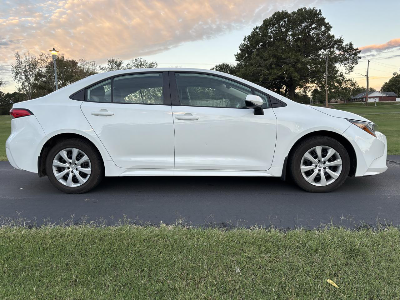Toyota Corolla LE CVT (Natl) 2022