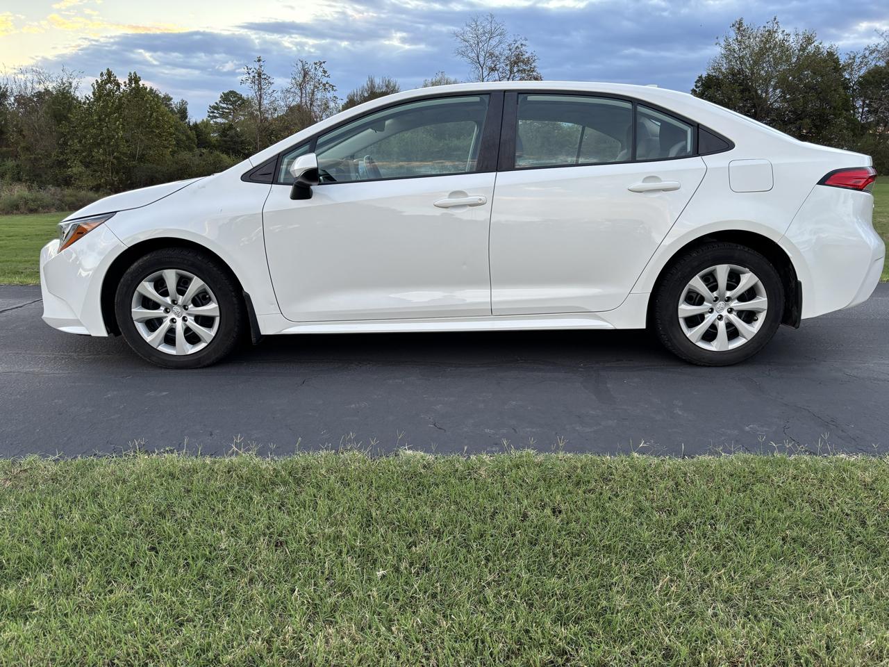 Toyota Corolla LE CVT (Natl) 2022