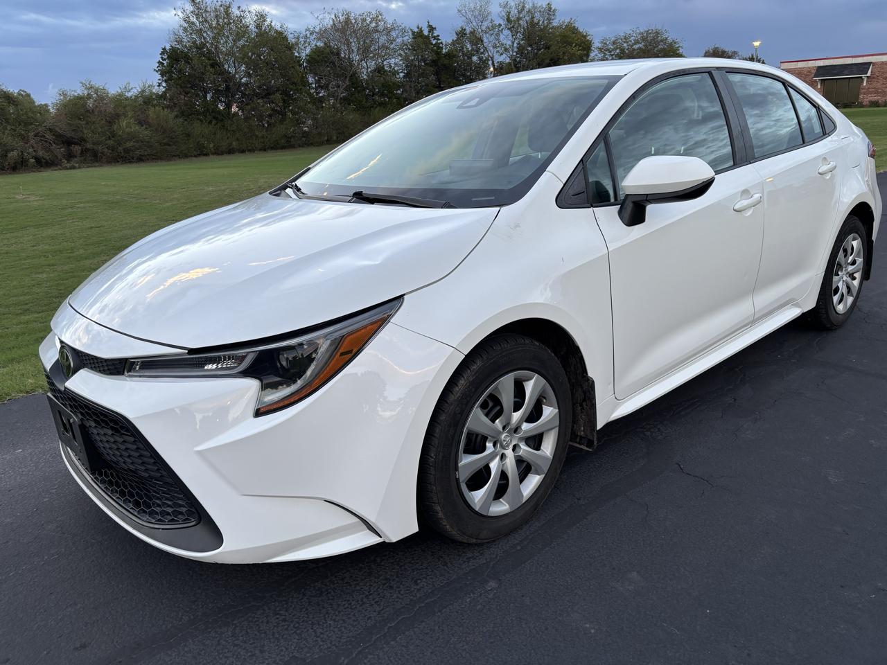 Toyota Corolla LE CVT (Natl) 2022