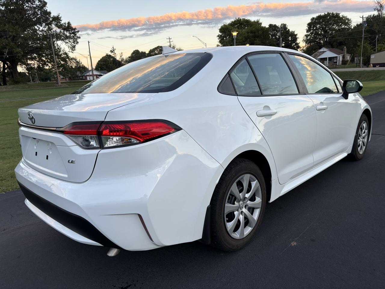 Toyota Corolla LE CVT (Natl) 2022
