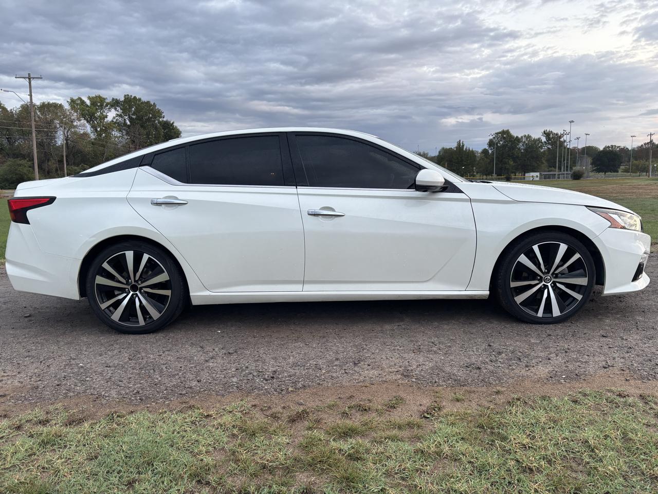 Nissan Altima 2.5 Platinum Sedan 2019