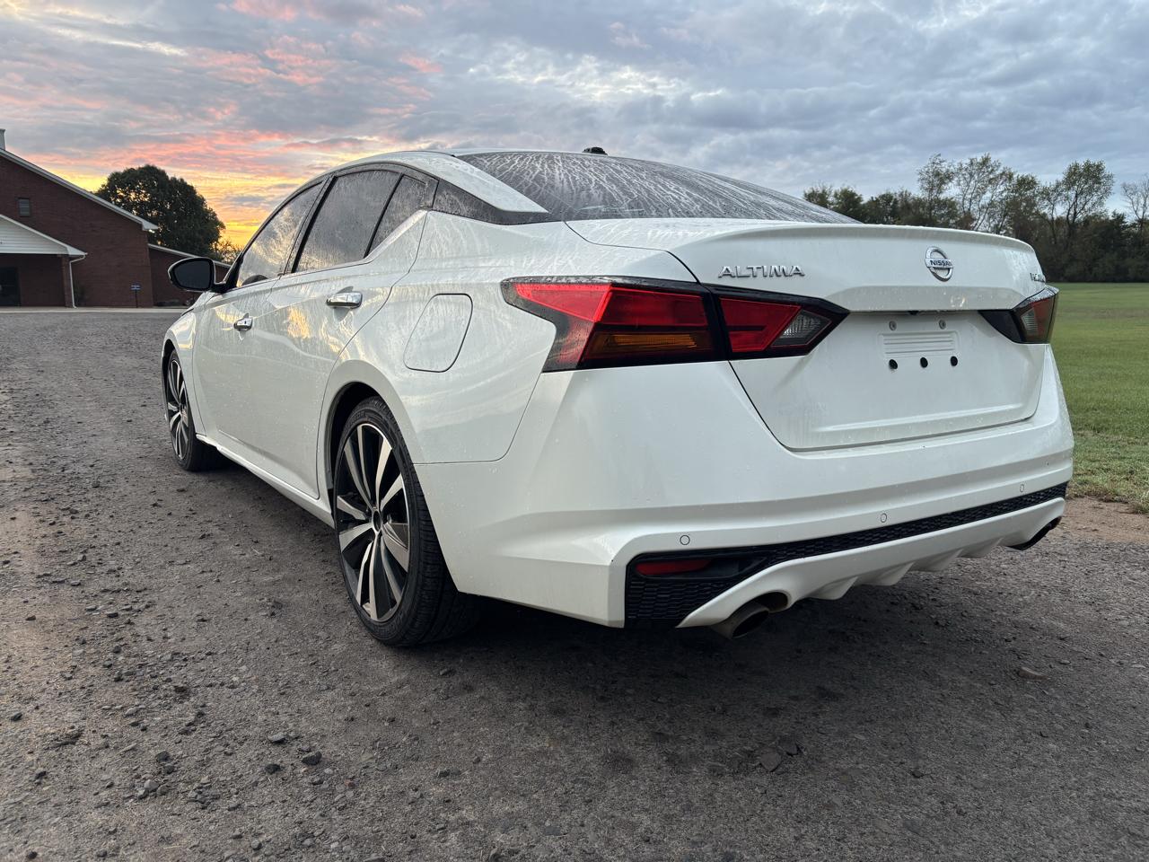 Nissan Altima 2.5 Platinum Sedan 2019