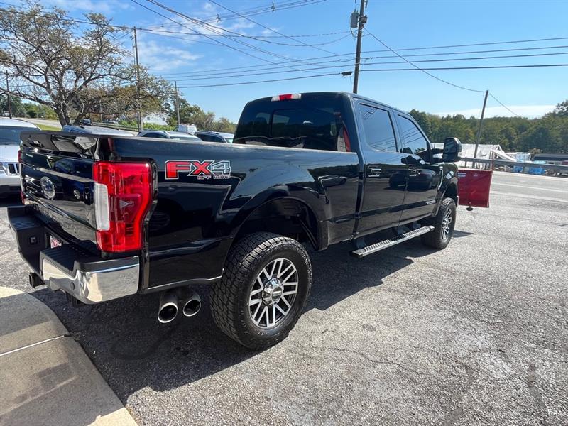 Ford F-250 SD Lariat Crew Cab 4WD 2017 Ford F-250 SD Lariat Crew Cab 4WD 2017