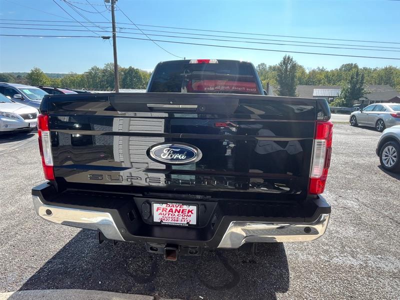 Ford F-250 SD Lariat Crew Cab 4WD 2017 Ford F-250 SD Lariat Crew Cab 4WD 2017