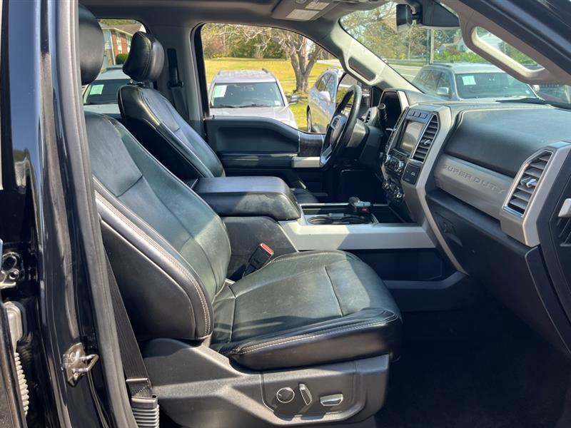 Ford F-250 SD Lariat Crew Cab 4WD 2017 Ford F-250 SD Lariat Crew Cab 4WD 2017