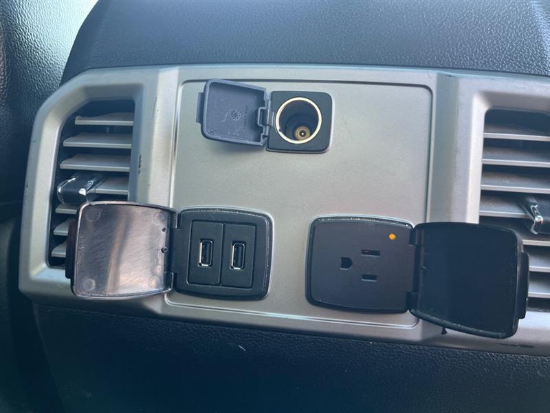 Ford F-250 SD Lariat Crew Cab 4WD 2017 Ford F-250 SD Lariat Crew Cab 4WD 2017