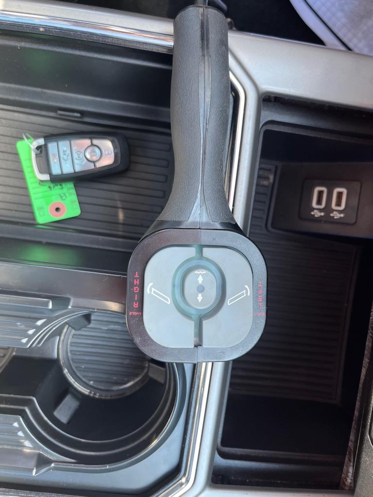 Ford F-250 SD Lariat Crew Cab 4WD 2017 Ford F-250 SD Lariat Crew Cab 4WD 2017