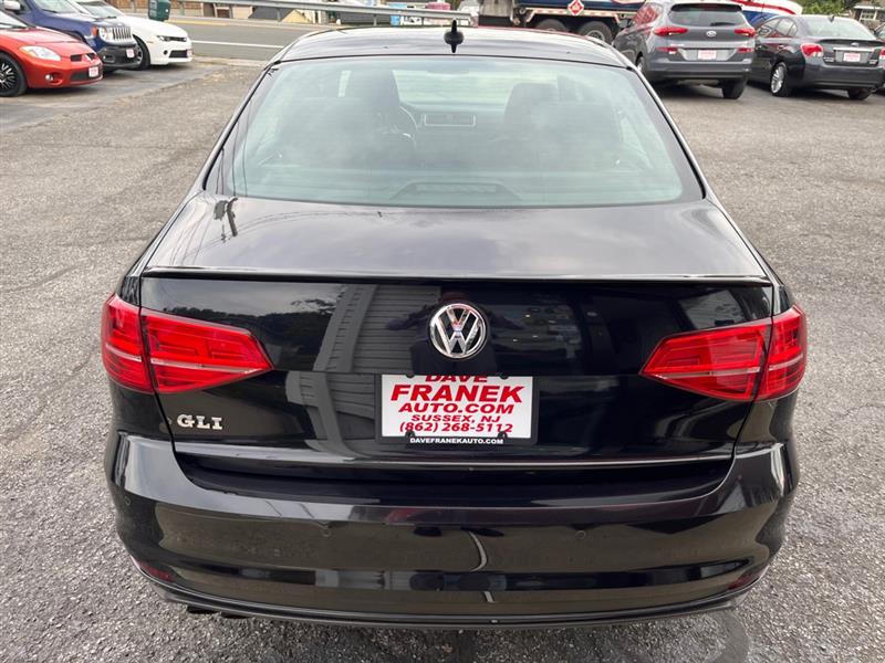 Volkswagen Jetta 2.0T GLI 6M 2017 Volkswagen Jetta 2.0T GLI 6M 2017