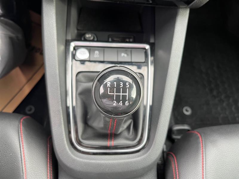 Volkswagen Jetta 2.0T GLI 6M 2017 Volkswagen Jetta 2.0T GLI 6M 2017