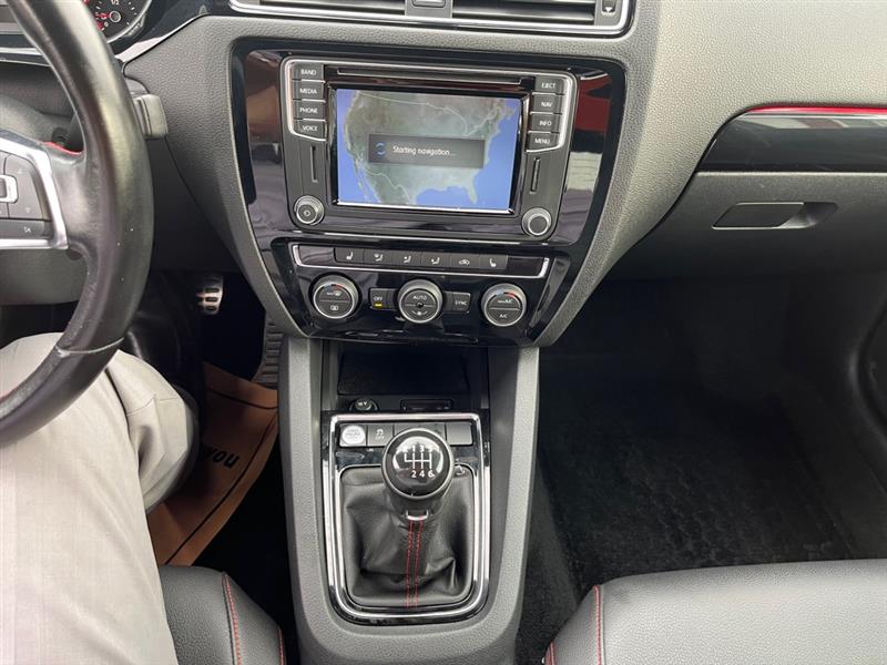 Volkswagen Jetta 2.0T GLI 6M 2017 Volkswagen Jetta 2.0T GLI 6M 2017