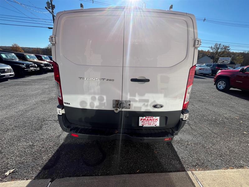 Ford Transit 250 Van Low Roof 60/40 Pass.130-in. WB 2017 Ford Transit 250 Van Low Roof 60/40 Pass.130-in. WB 2017