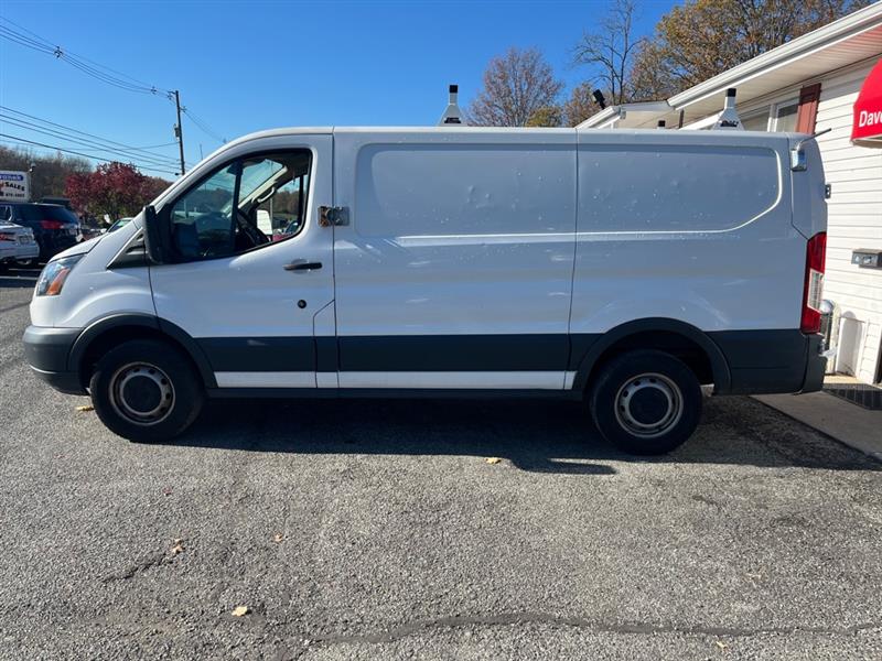 Ford Transit 250 Van Low Roof 60/40 Pass.130-in. WB 2017 Ford Transit 250 Van Low Roof 60/40 Pass.130-in. WB 2017