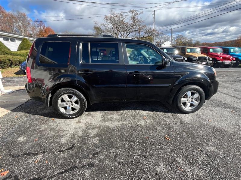 Honda Pilot EX-L 4WD 5-Spd AT with Navigation 2011 Honda Pilot EX-L 4WD 5-Spd AT with Navigation 2011