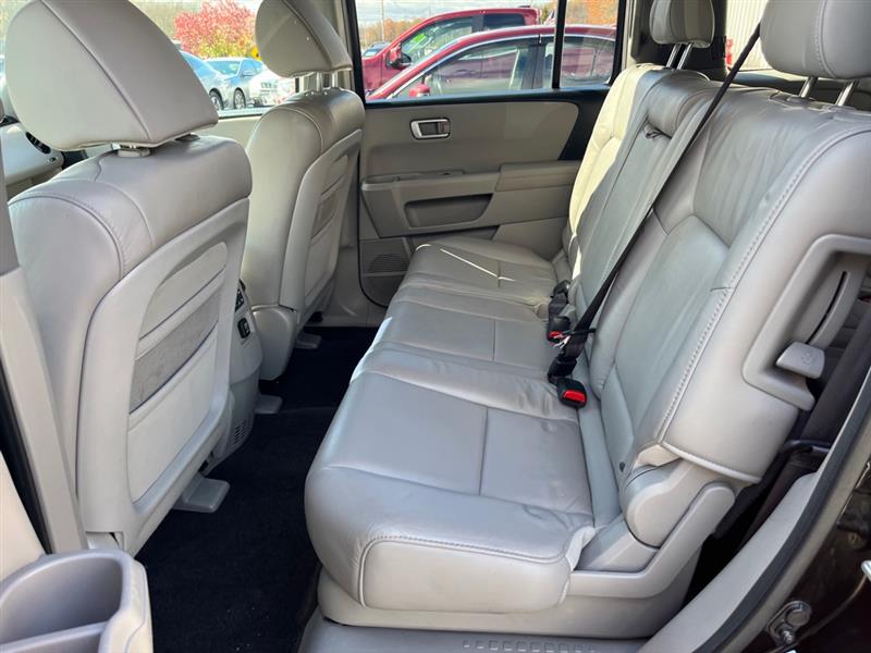 Honda Pilot EX-L 4WD 5-Spd AT with Navigation 2011 Honda Pilot EX-L 4WD 5-Spd AT with Navigation 2011