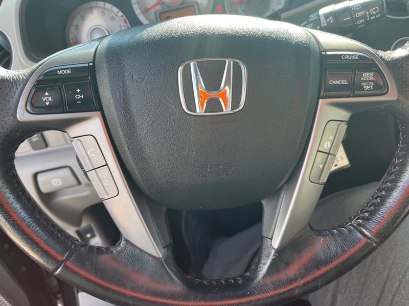 Honda Pilot EX-L 4WD 5-Spd AT with Navigation 2011 Honda Pilot EX-L 4WD 5-Spd AT with Navigation 2011