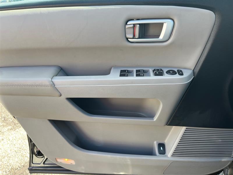 Honda Pilot EX-L 4WD 5-Spd AT with Navigation 2011 Honda Pilot EX-L 4WD 5-Spd AT with Navigation 2011