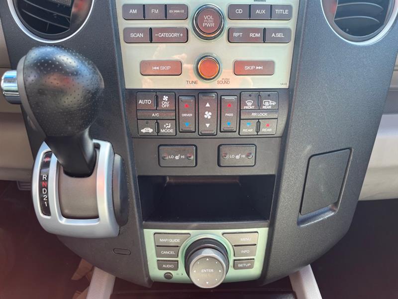 Honda Pilot EX-L 4WD 5-Spd AT with Navigation 2011 Honda Pilot EX-L 4WD 5-Spd AT with Navigation 2011