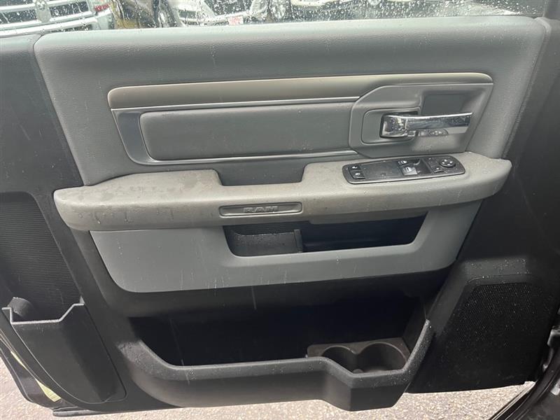 RAM 3500 Regular Cab 4WD SWB DRW 2018