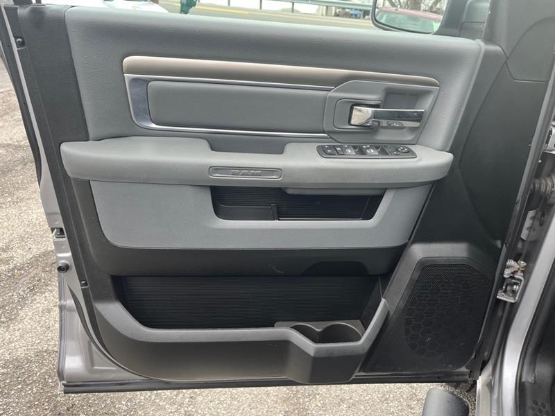 RAM 1500 Classic Tradesman Quad Cab 4WD 2019