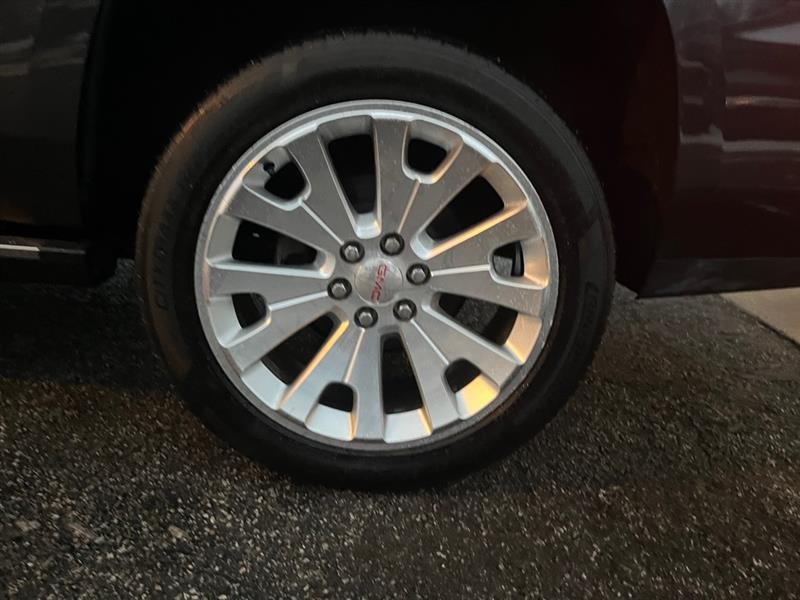 GMC Yukon Denali 4WD 2017