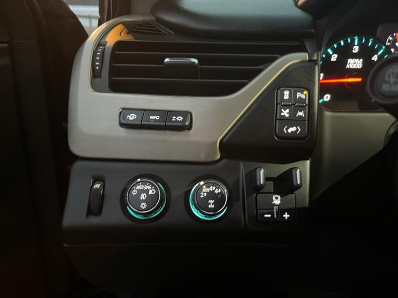 GMC Yukon Denali 4WD 2017