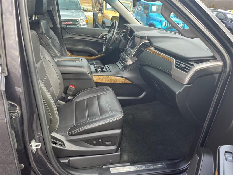 GMC Yukon Denali 4WD 2017
