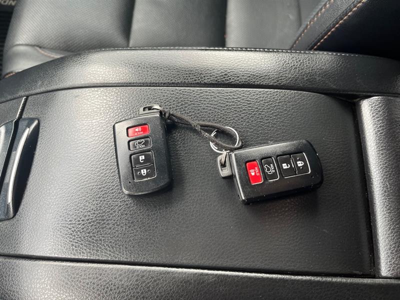 Toyota Highlander Hybrid Limited AWD 2017