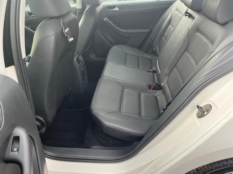 Volkswagen Jetta SE PZEV 2011