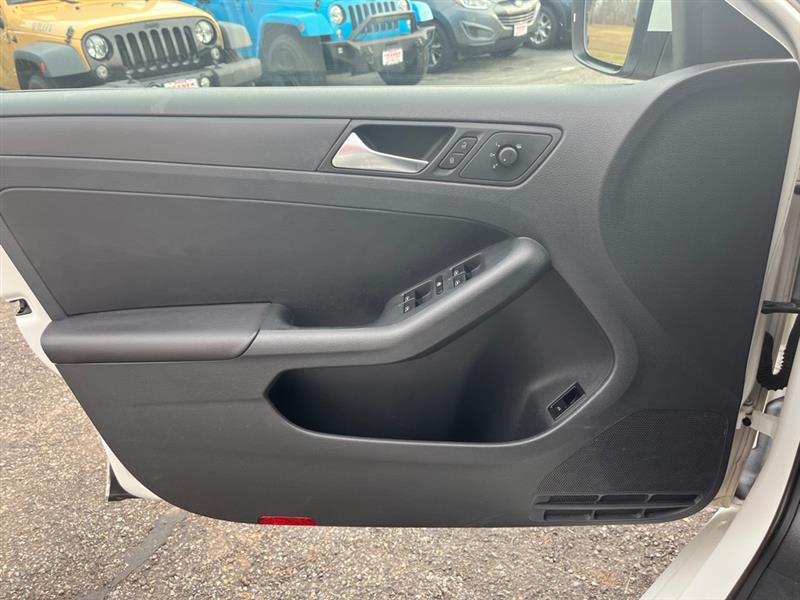 Volkswagen Jetta SE PZEV 2011