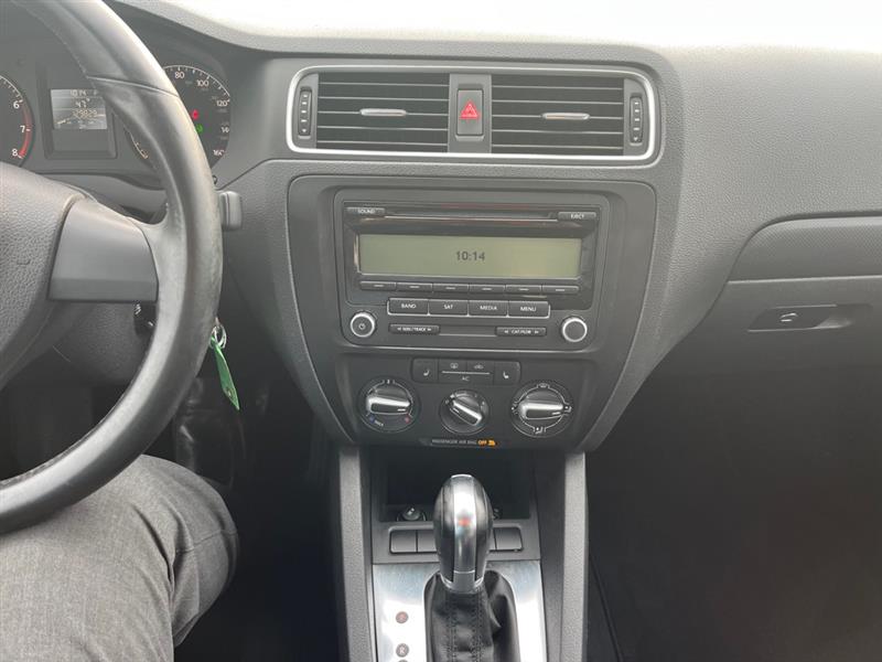 Volkswagen Jetta SE PZEV 2011