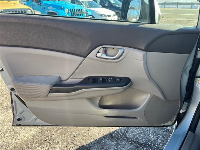 Honda Civic LX Sedan 5-Speed AT 2012