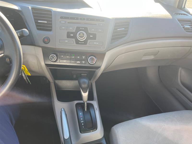 Honda Civic LX Sedan 5-Speed AT 2012