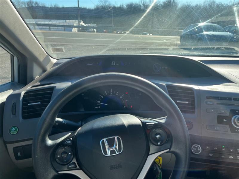 Honda Civic LX Sedan 5-Speed AT 2012