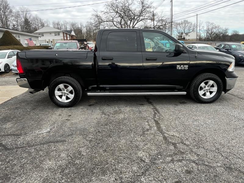 RAM 1500 Tradesman Crew Cab SWB 4WD 2015