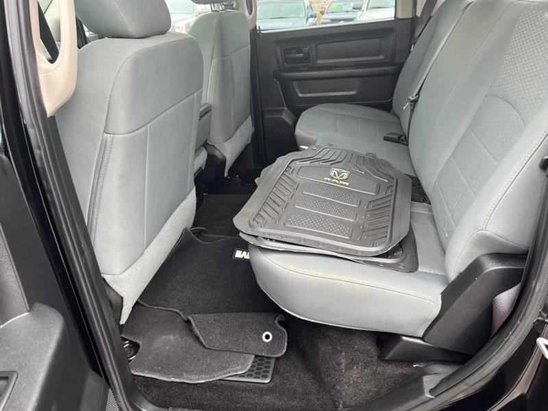 RAM 1500 Tradesman Crew Cab SWB 4WD 2015