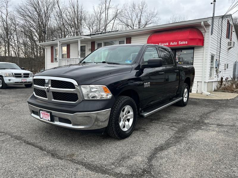 RAM 1500 Tradesman Crew Cab SWB 4WD 2015