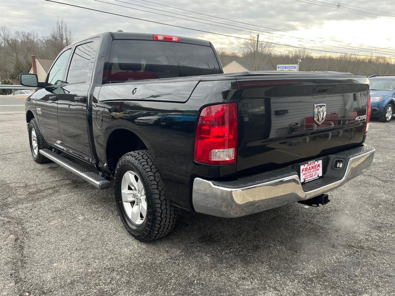 RAM 1500 Tradesman Crew Cab SWB 4WD 2015