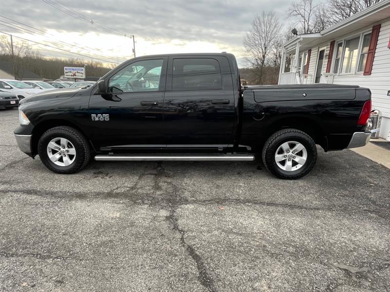 RAM 1500 Tradesman Crew Cab SWB 4WD 2015