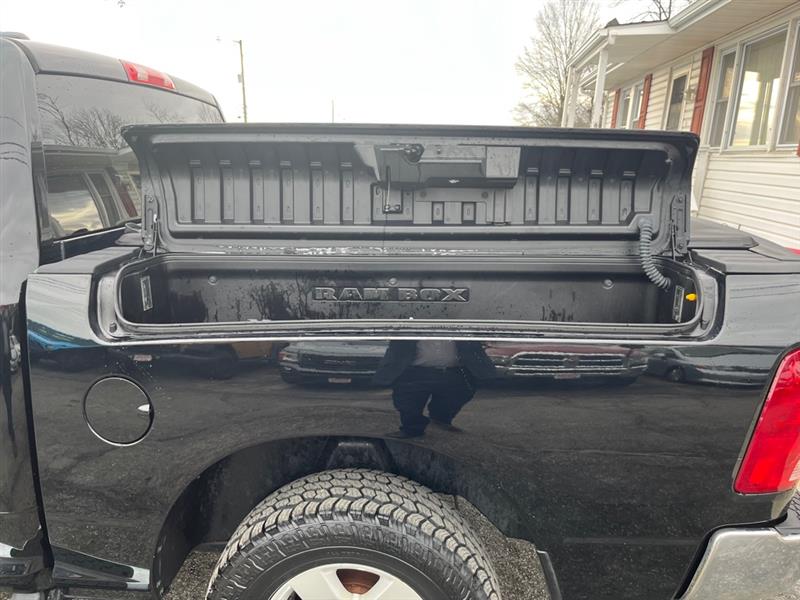 RAM 1500 Tradesman Crew Cab SWB 4WD 2015