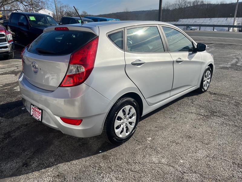 Hyundai Accent SE 5-Door 6A 2017