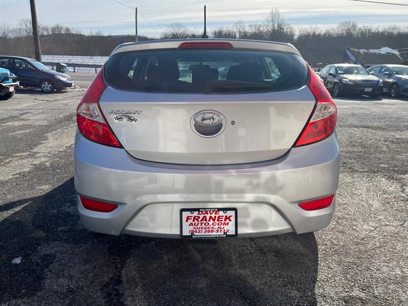 Hyundai Accent SE 5-Door 6A 2017