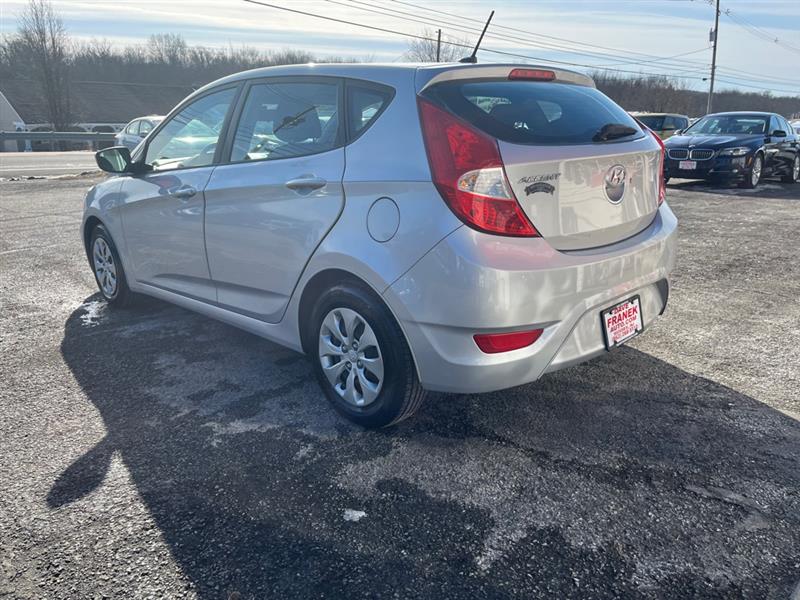 Hyundai Accent SE 5-Door 6A 2017