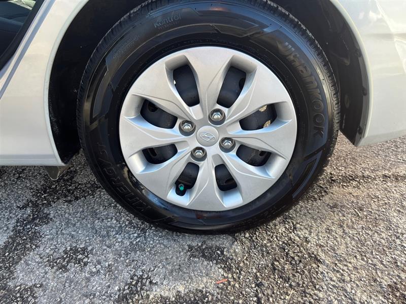 Hyundai Accent SE 5-Door 6A 2017